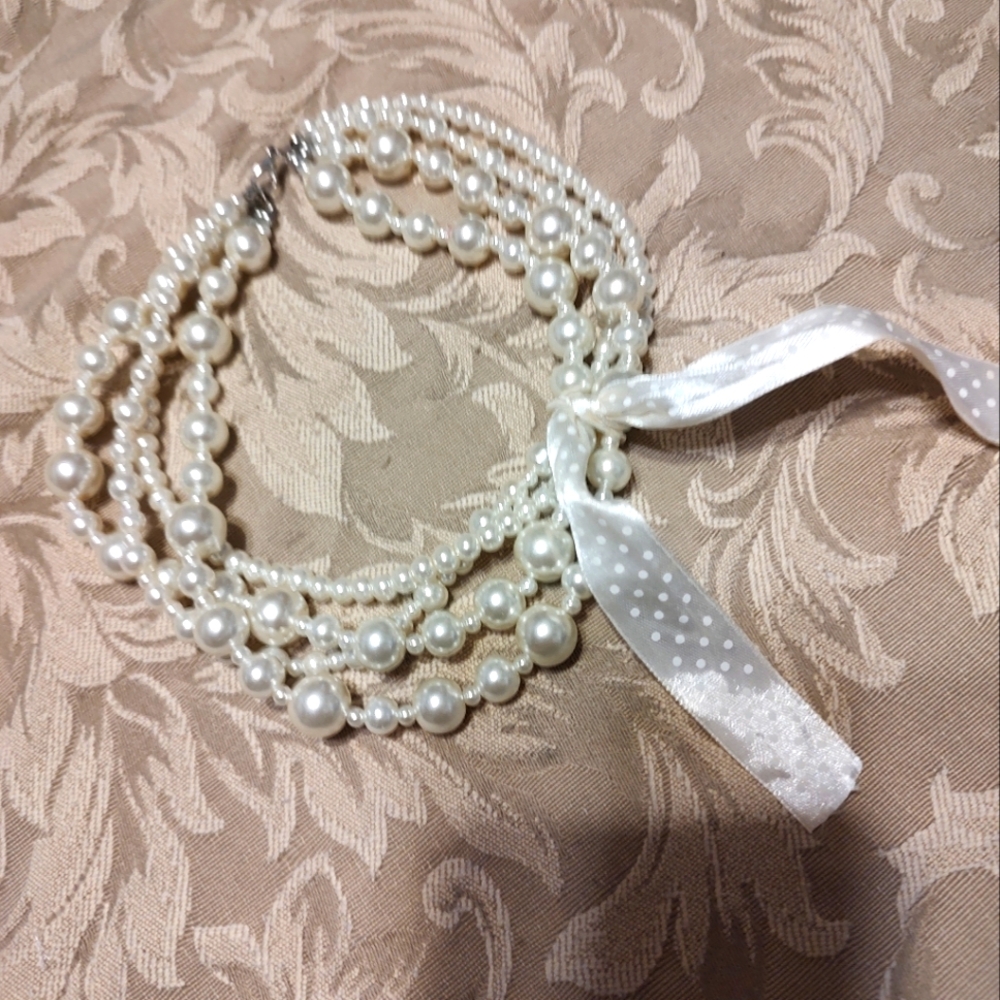 🩷🤍🩷 Luscious Vintage Multi-Strand Dimensional Pearl & Pink Ribbon Necklace - Picture 10 of 11